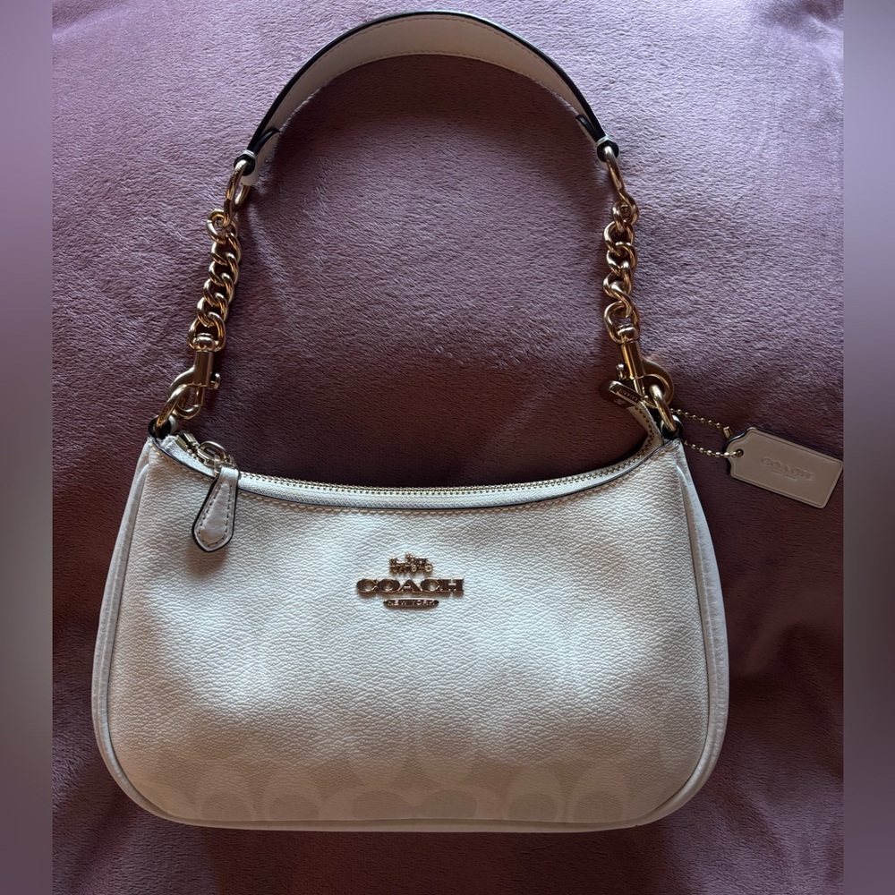 Coach White Shoulder Bag with Cream Inside and Gold Accents